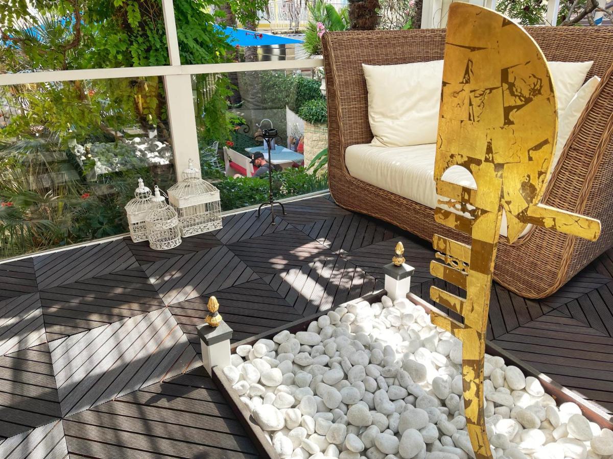 Milton Boutique Hotel - Adults Only リド・ディ・イエゾロ エクステリア 写真